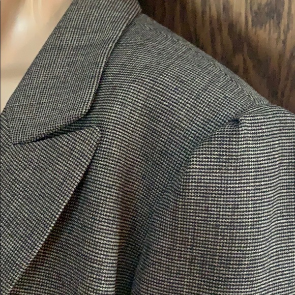 BNWOT! Brown Tahari Blazer! Trending street style! - Picture 4 of 8